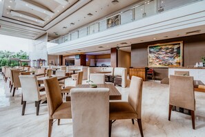 Breakfast, lunch, dinner served; Indonesian cuisine  - Ascent Premiere Hotel and Convention (Malang)