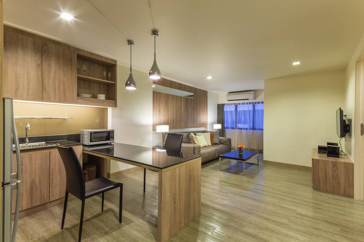 One Bedroom Suite | セーフティボックス (室内)、デスク、遮光カーテン、可動式ベッド