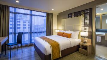 Habitació estàndard | Caixa forta a l'habitació, escriptori i cortines opaques