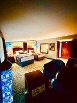 Ropa de cama de alta calidad y minibar 