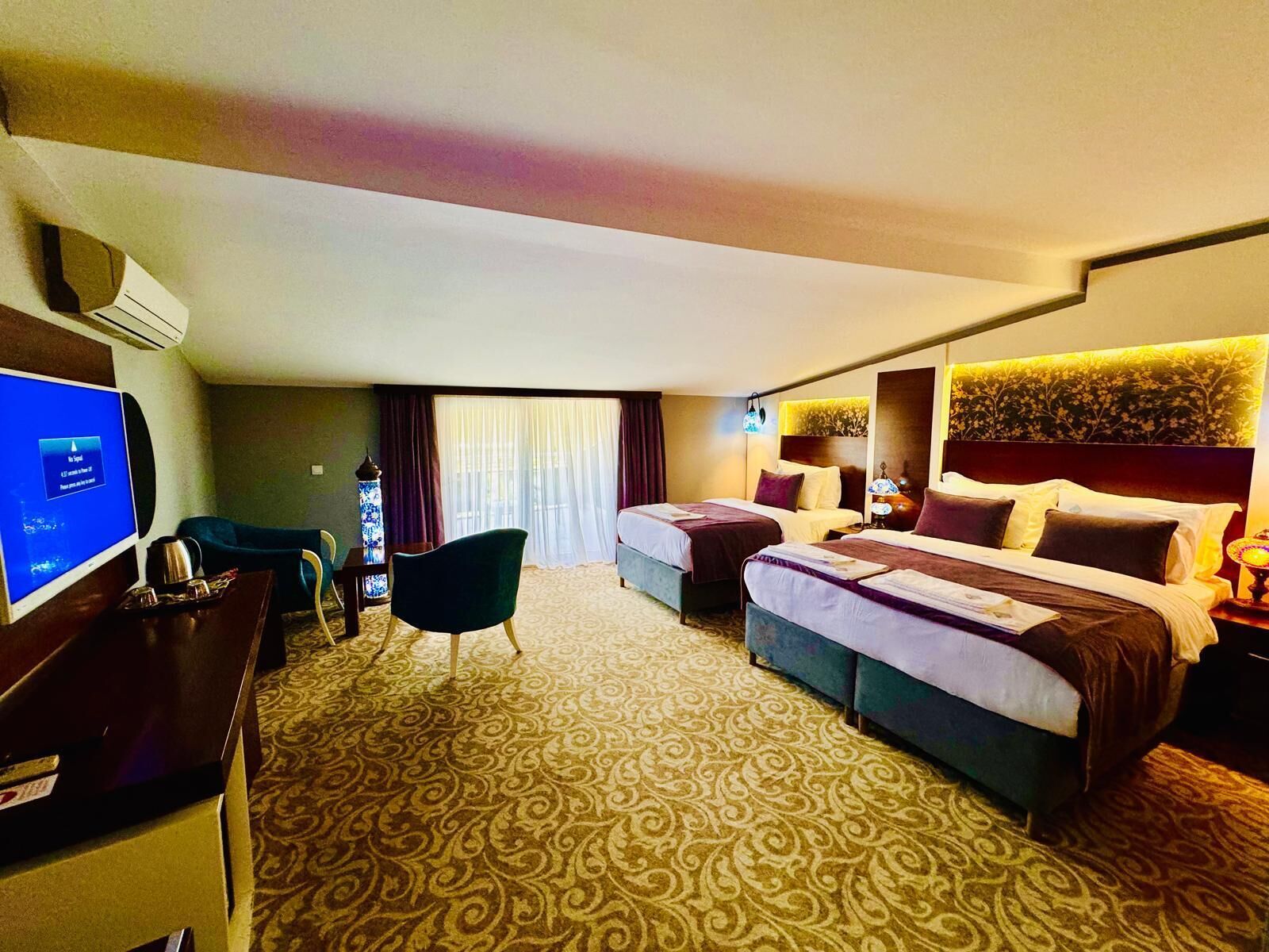 deluxe triple room, 1 bedroom, non smoking, pool view | bathroom | shower, hydromassage showerhead, designer toiletries, hair dryer