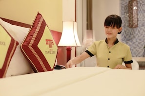 Chambre Deluxe double ou avec lits jumeaux, vue sur la ville | Coffre-fort, bureau, rideaux d’obscurcissement, système d’insonorisation