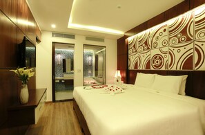 Suite, City View | In-room safe, desk, blackout curtains, soundproofing - Hoi An Travel Lodge Hotel (Hoi An)
