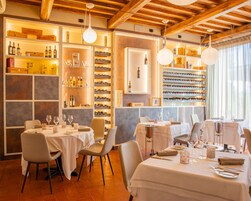 供应晚餐，地方菜