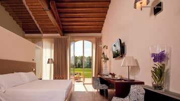 Chambre Triple Junior, salle de bains privée, vue jardin