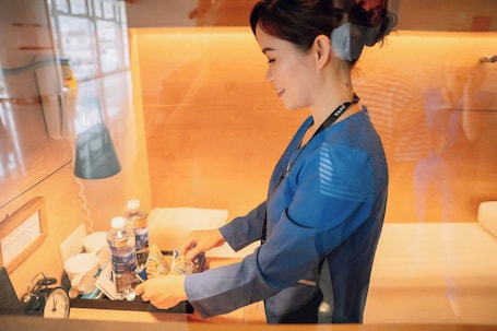 Desk, free WiFi, bed sheets. VATC SleepPod Terminal 2