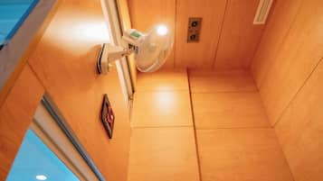 Basic Single Room | Hypo-allergenic bedding, free minibar, desk, laptop workspace