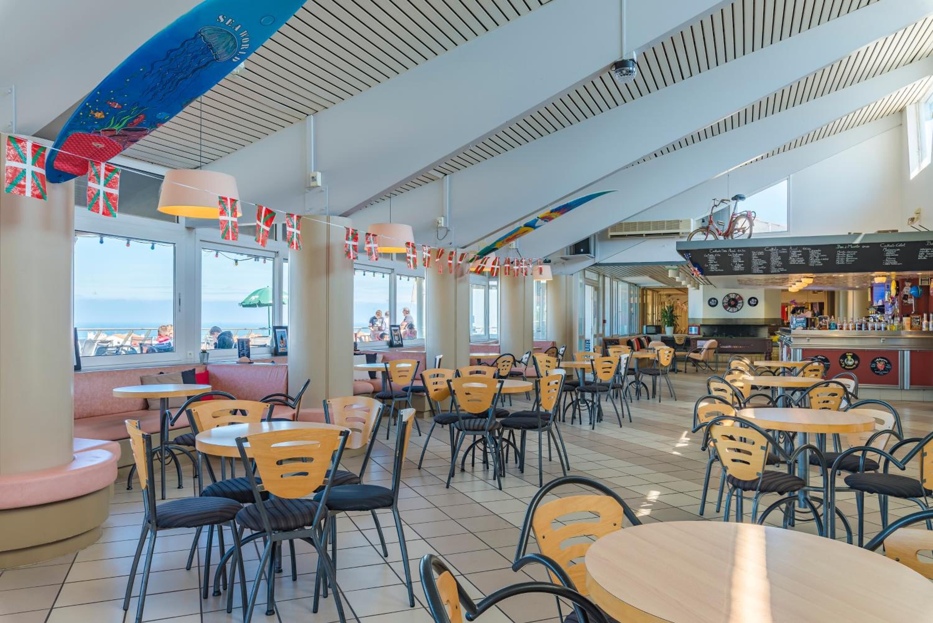 Breakfast, lunch and dinner served