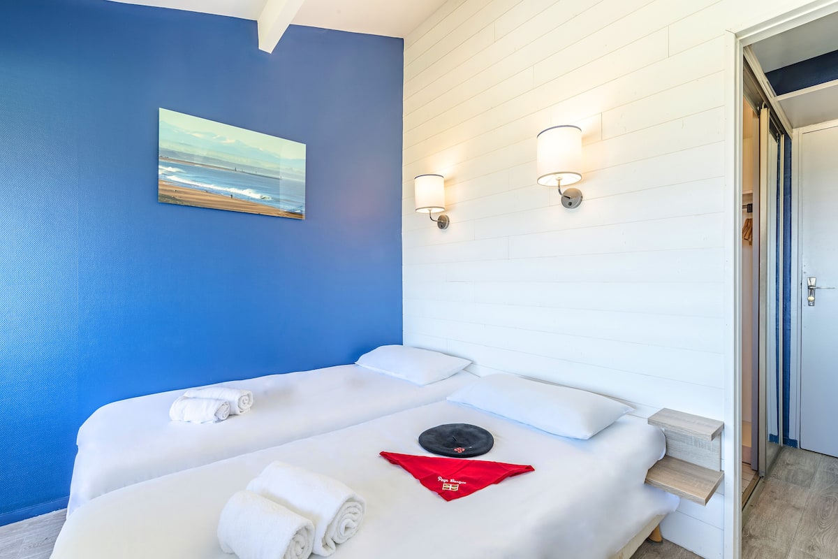 2 bedrooms, desk, iron/ironing board, free WiFi