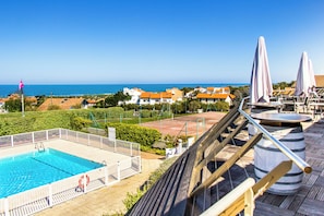 Piscine extérieure (ouverte en saison)