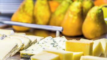Petit déjeuner buffet servi tous les jours en supplément