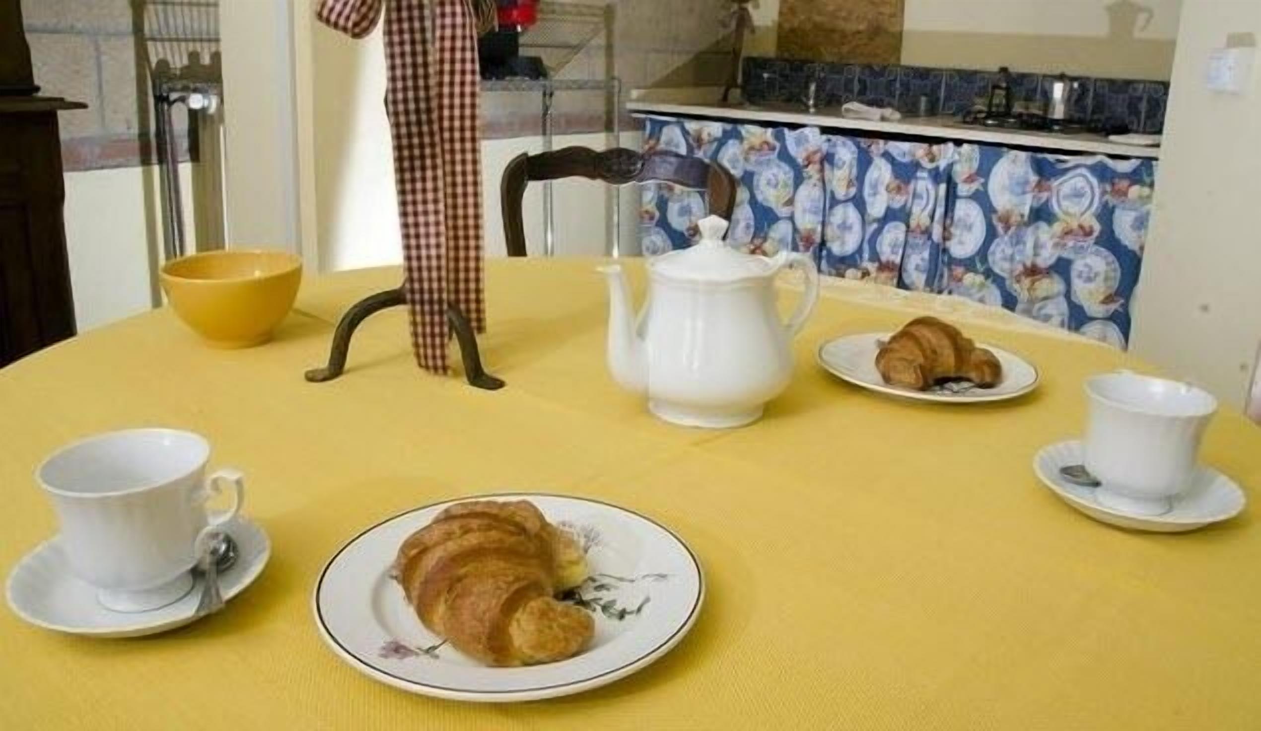 Studio | In-room dining