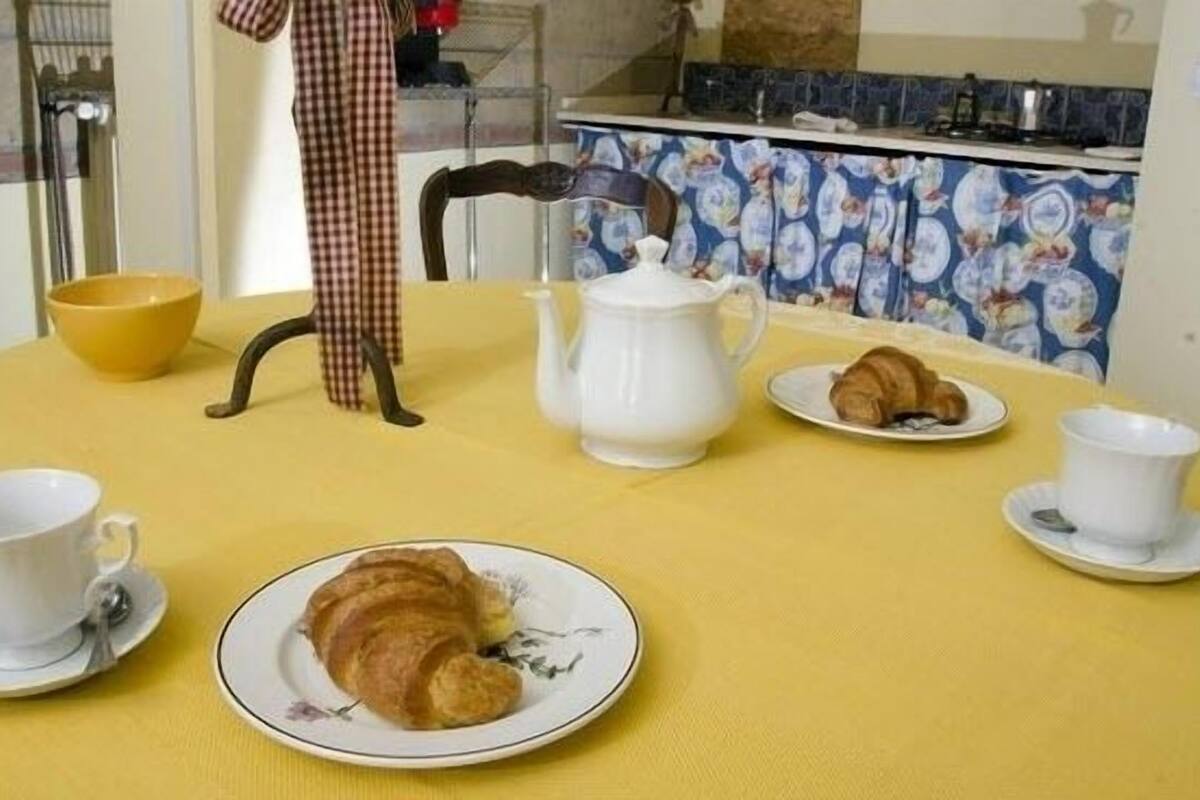 Studio | In-room dining