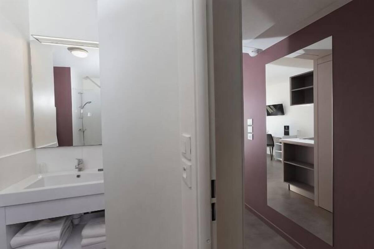 Badkamer |  milieuvriendelijk toiletgerief, handdoeken, zeep, shampoo