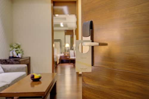 Suite (Niranta Suite) | Biancheria da letto di alta qualità, una cassaforte in camera