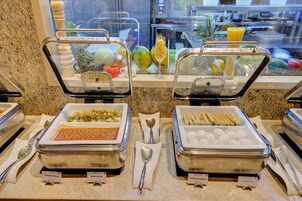 Daily buffet breakfast for a fee