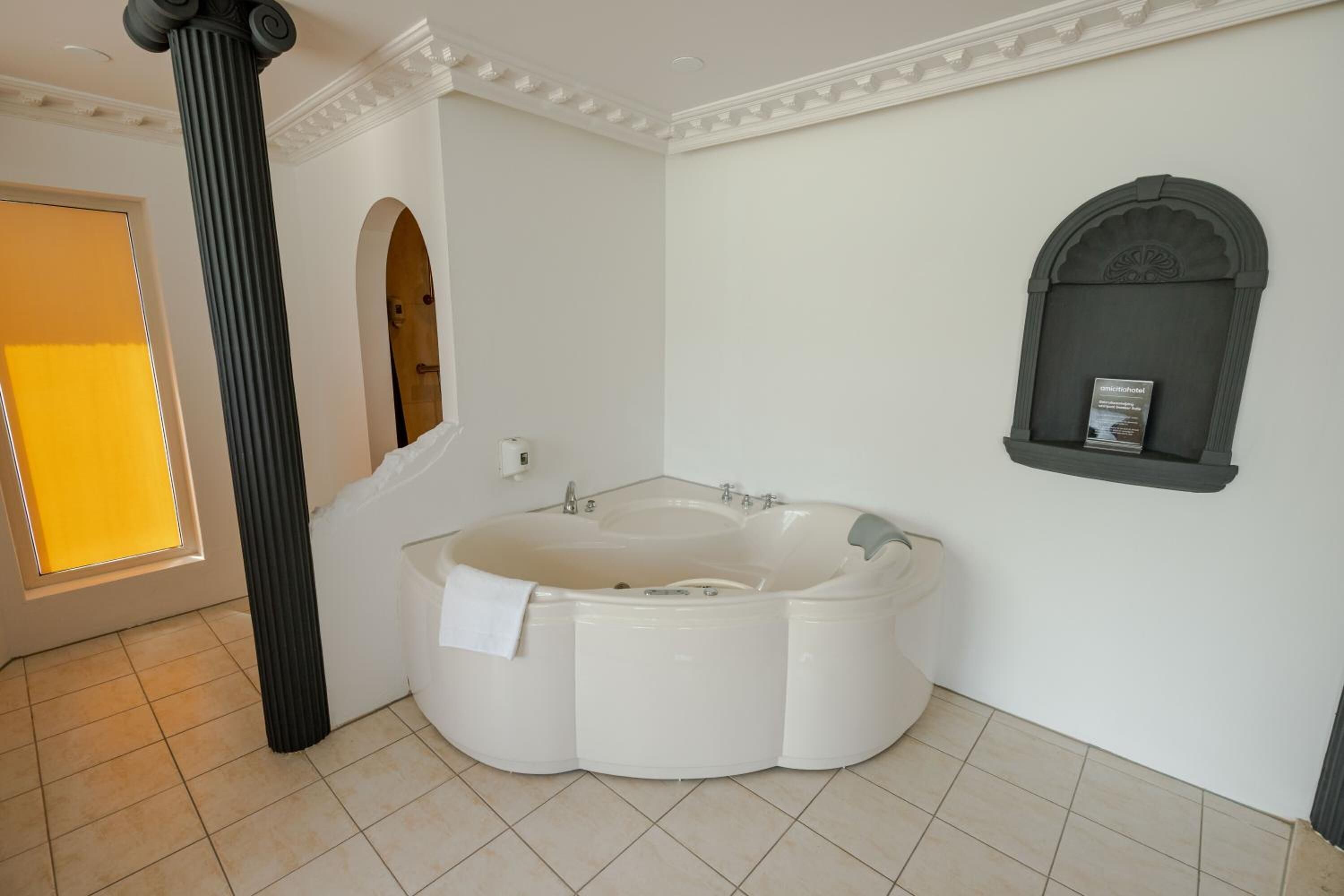 free toiletries, towels