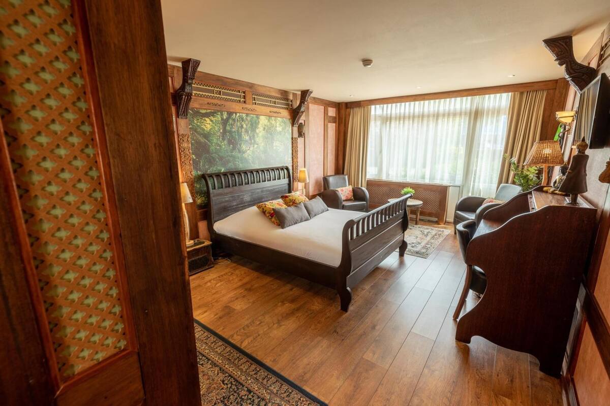 in-room safe, desk, iron/ironing board, cots/infant beds