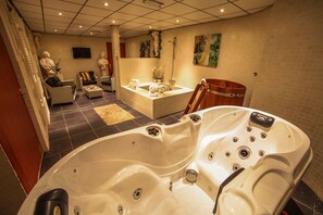 Bañera de hidromasaje interior