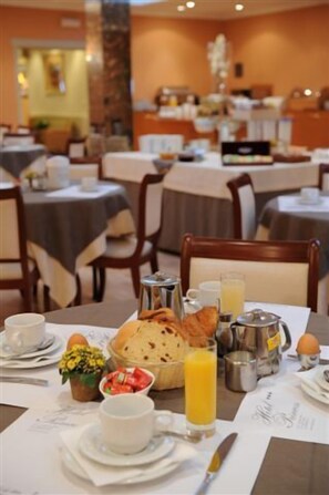 Free buffet breakfast - Hotel Princess (Ostend)
