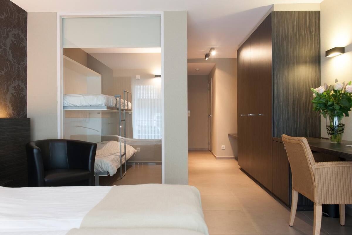 in-room safe, desk, cots/infant beds, rollaway beds