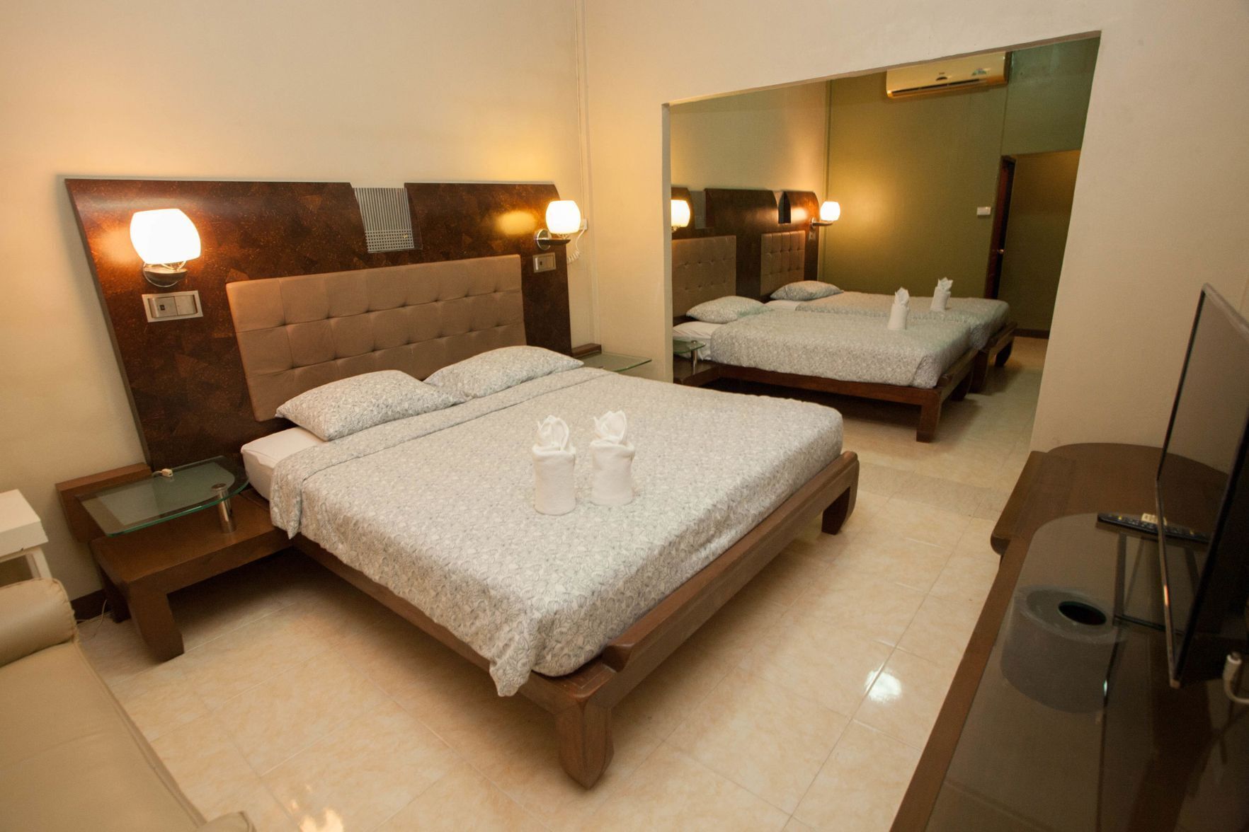 Free WiFi, bed sheets, wheelchair access