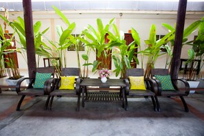 Lobby - Lotusland Resort (Pattaya)