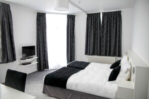 Desk, iron/ironing board, rollaway beds, free WiFi
