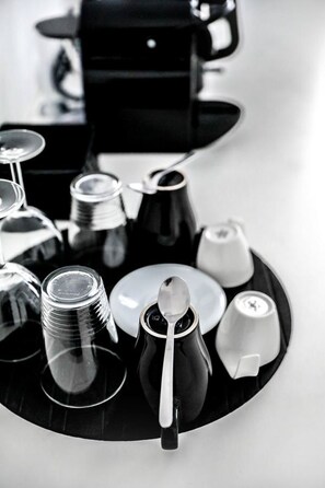 Daily continental breakfast (EUR 12 per person)