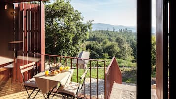 Family House, 4 Bedrooms | 1 bedroom, individually furnished, iron/ironing board, free WiFi