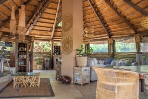 Lounge - Sindabezi Island Camp (Livingstone)