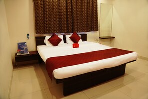 Kamar Double atau Twin Standar, 1 Tempat Tidur Double, kamar mandi pribadi | Brankas, meja kerja, tempat tidur lipat/tambahan, dan Wi-Fi gratis