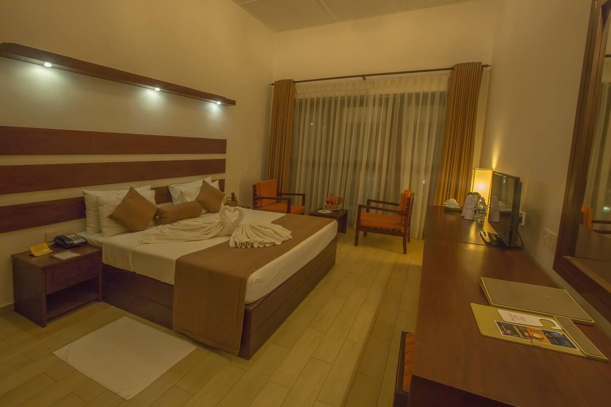 Quarto triplo luxo, vista para o mar | Roupas de cama premium, frigobar, cofres nos quartos, escrivaninha