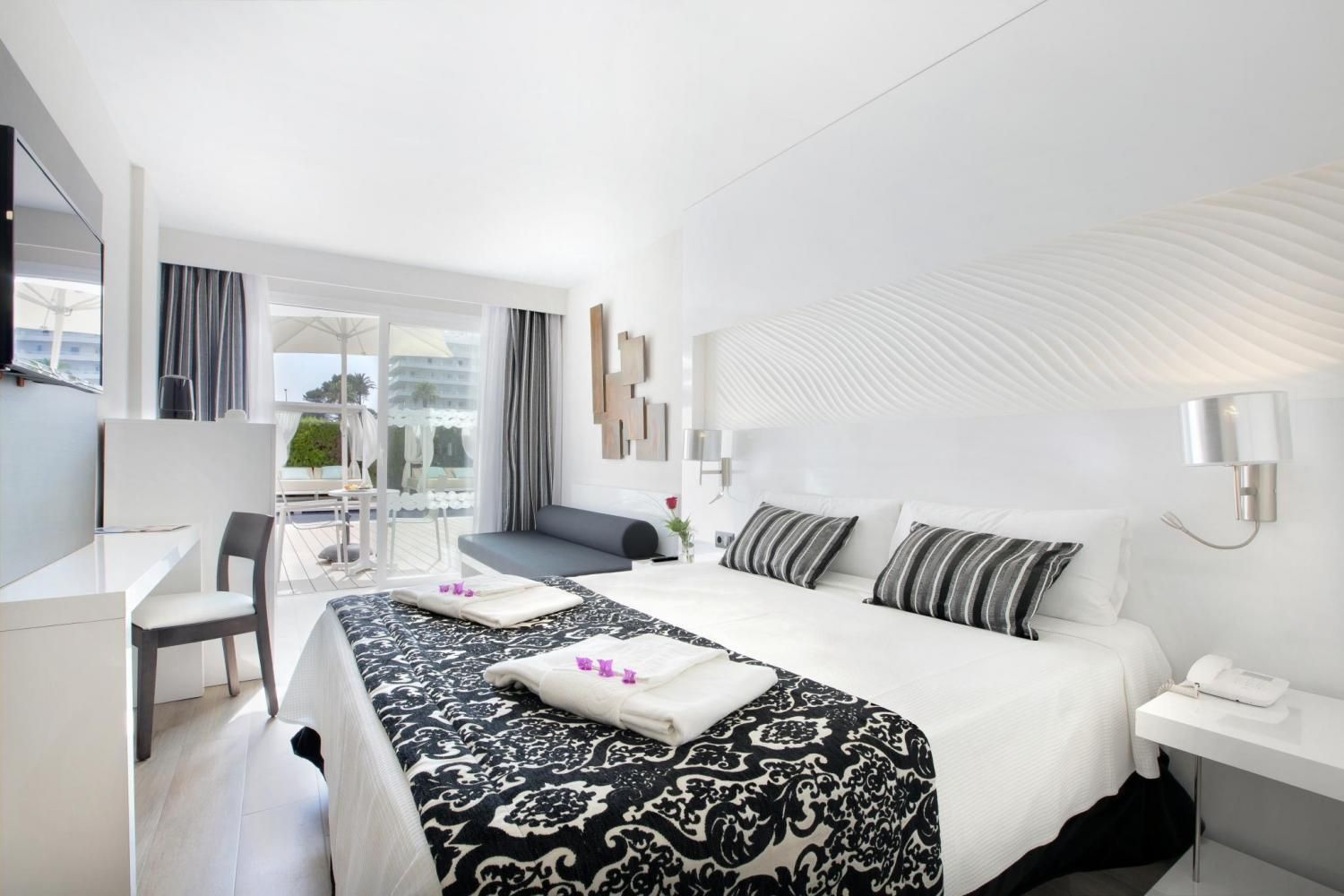 Photo - Mar Hotels Playa de Muro Suites