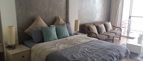 Estudio, vista al mar | Escritorio y camas extra
