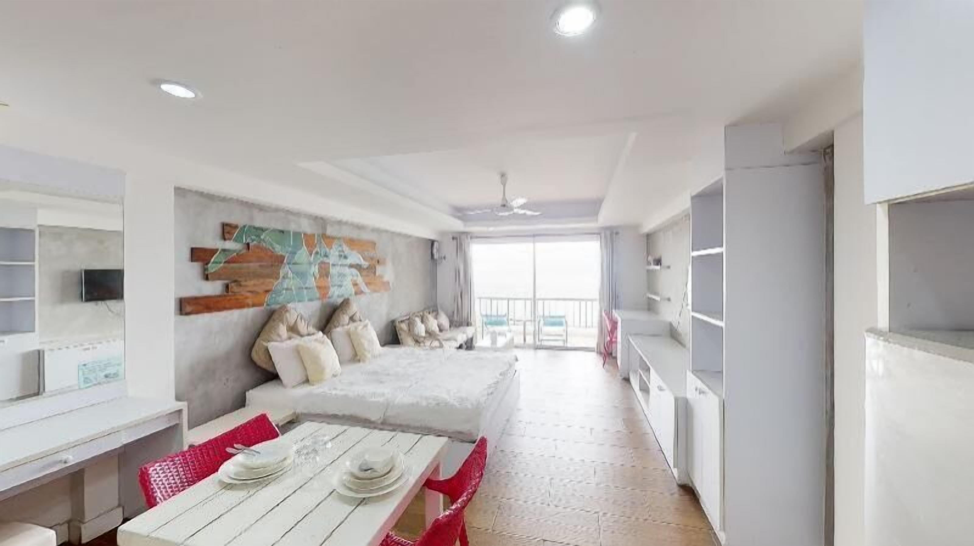 Desk, rollaway beds