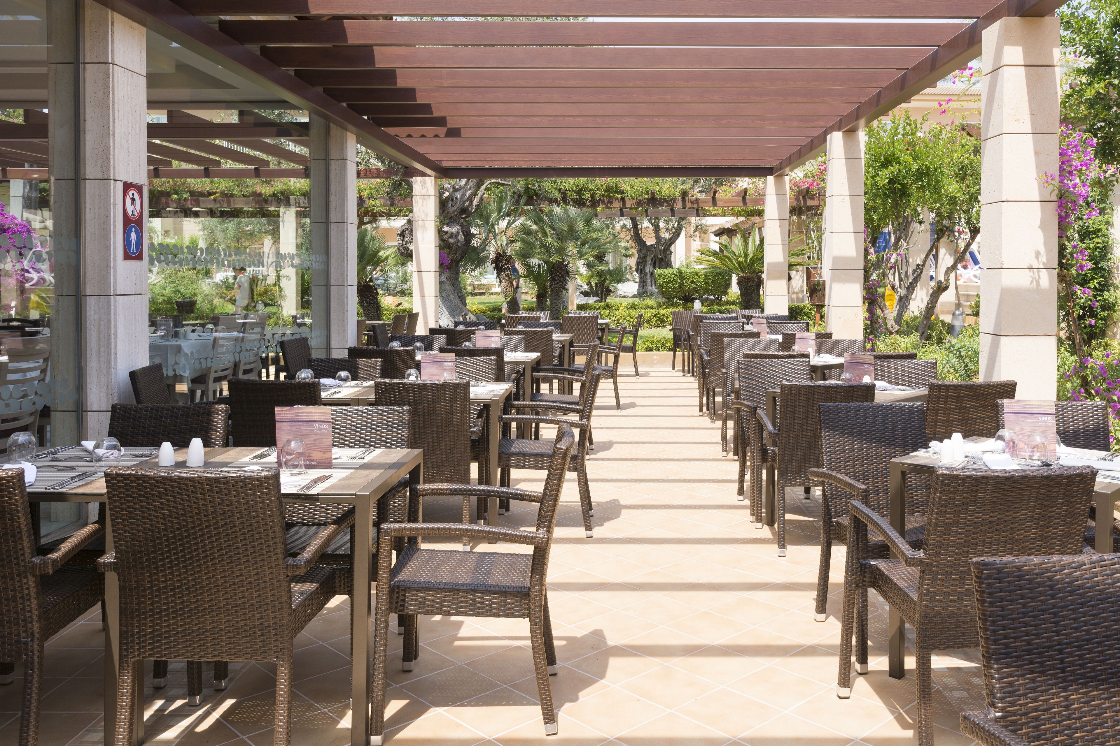 Se sirven desayunos, comidas y cenas 