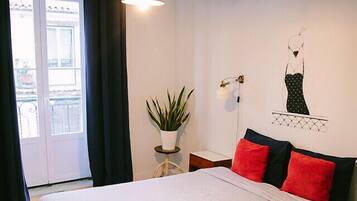 Chambre Deluxe, salle de bains commune | Coffres-forts dans les chambres, rideaux occultants, Wi-Fi gratuit