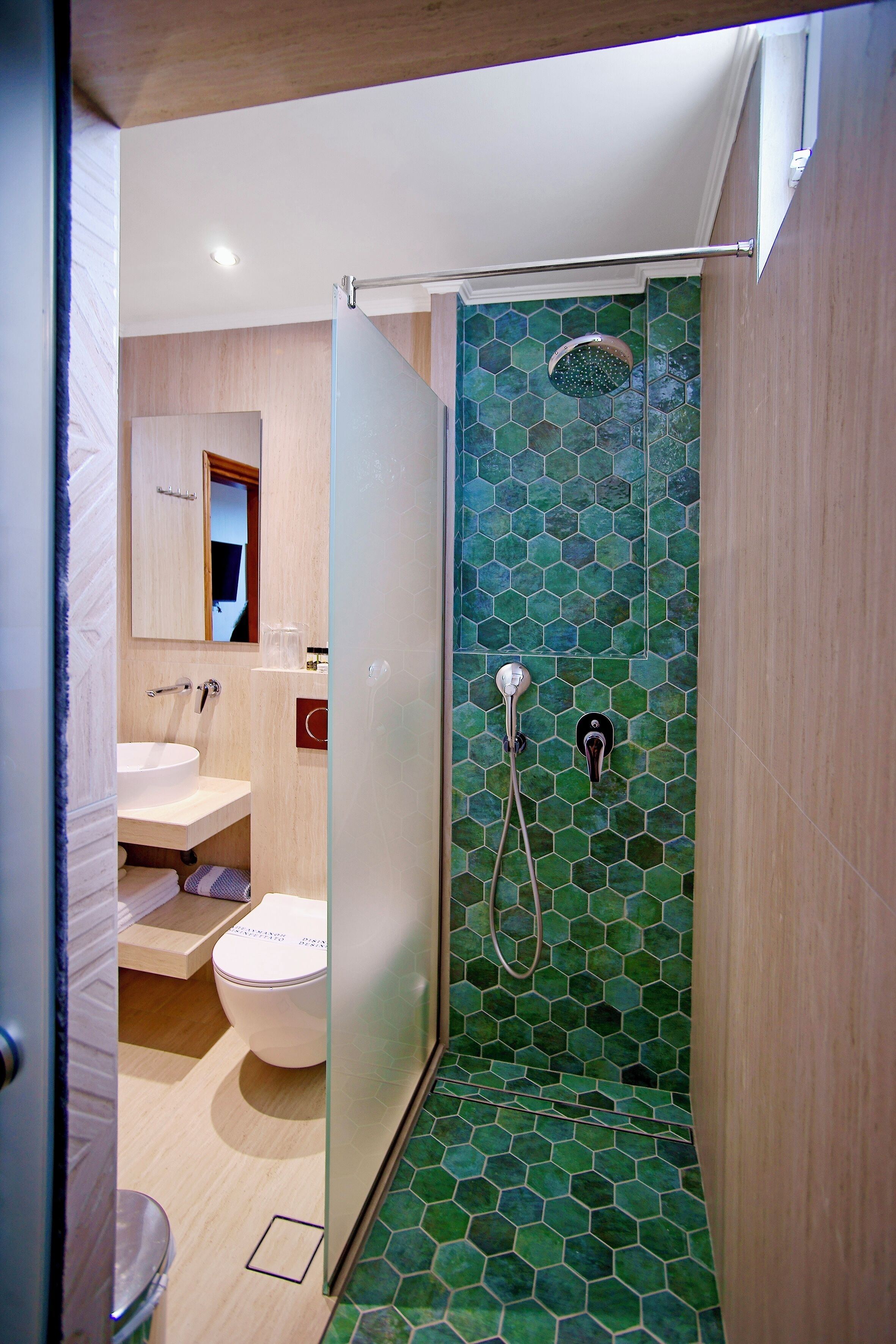 suite, 2 bedrooms, sea view | bathroom | designer toiletries, hair dryer, bidet, towels
