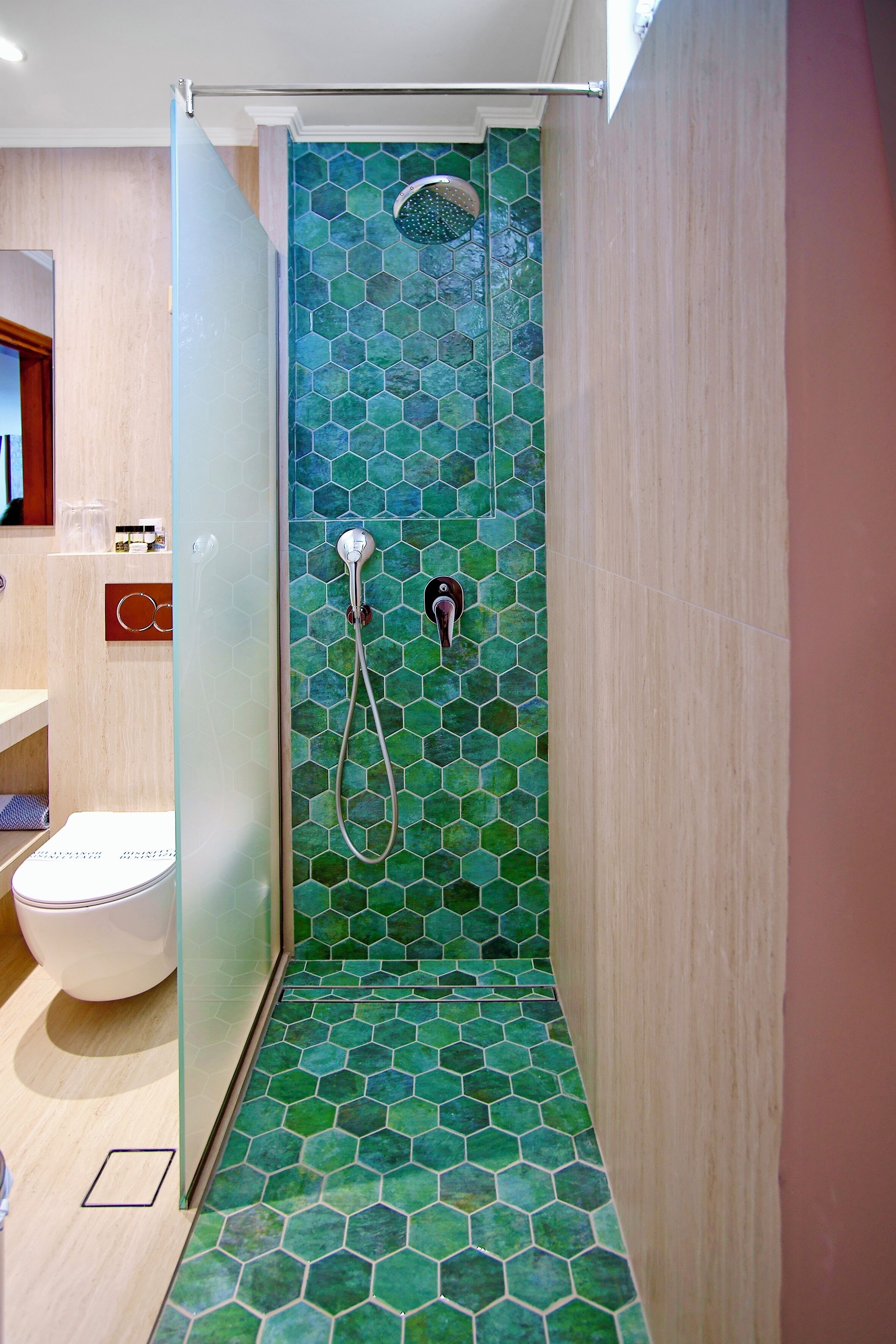 suite, 2 bedrooms, sea view | bathroom | designer toiletries, hair dryer, bidet, towels
