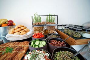 Petit déjeuner buffet compris tous les jours
