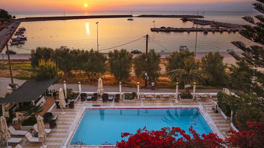 Kyparissia Beach Hotel