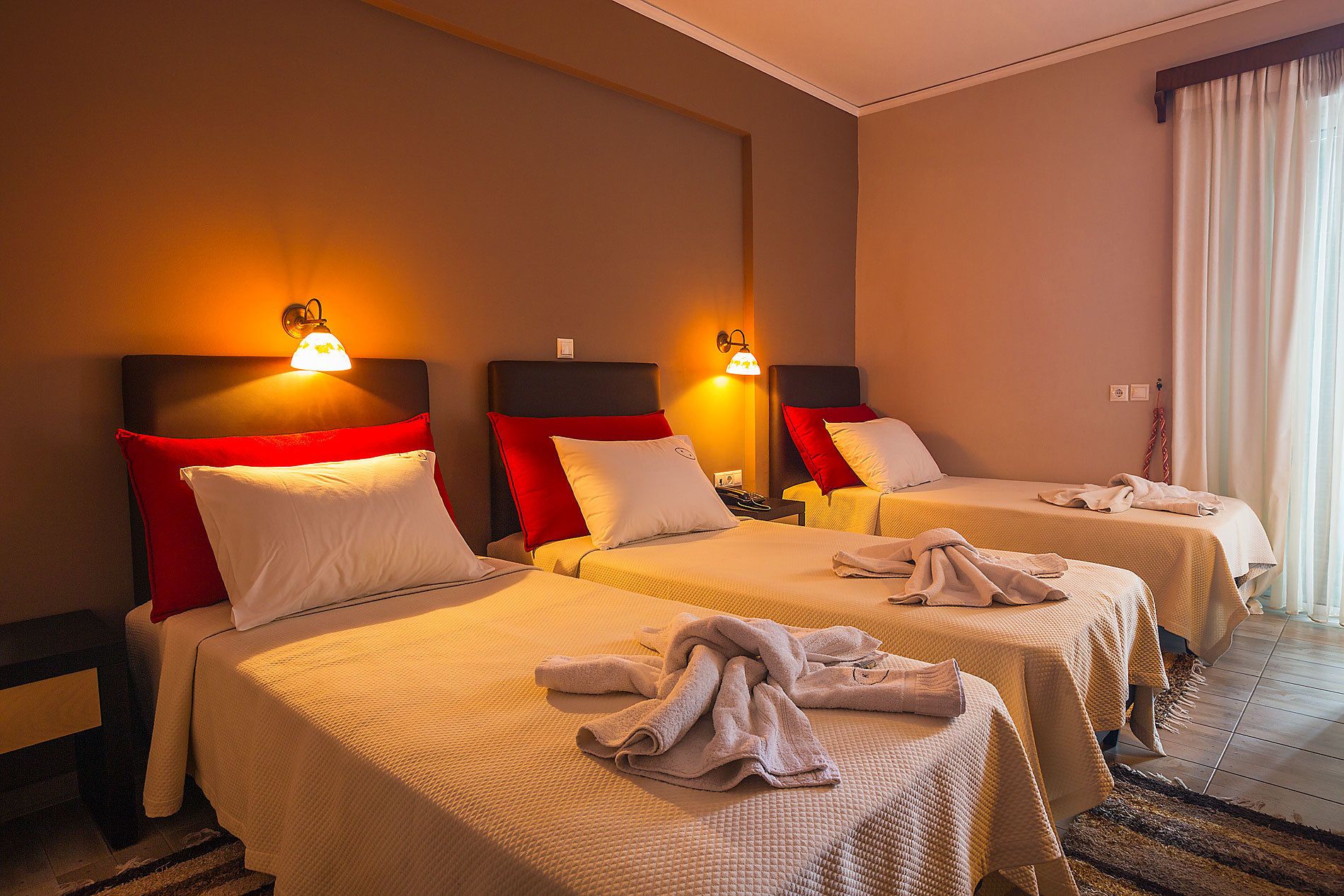 triple room, sea view | in-room safe, soundproofing, iron/ironing board, free cots/infant beds