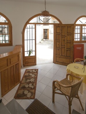 Interior entrance - Pension Eliza (Skiathos)