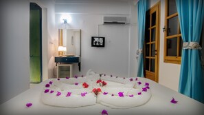 Frette Italian sheets, free WiFi