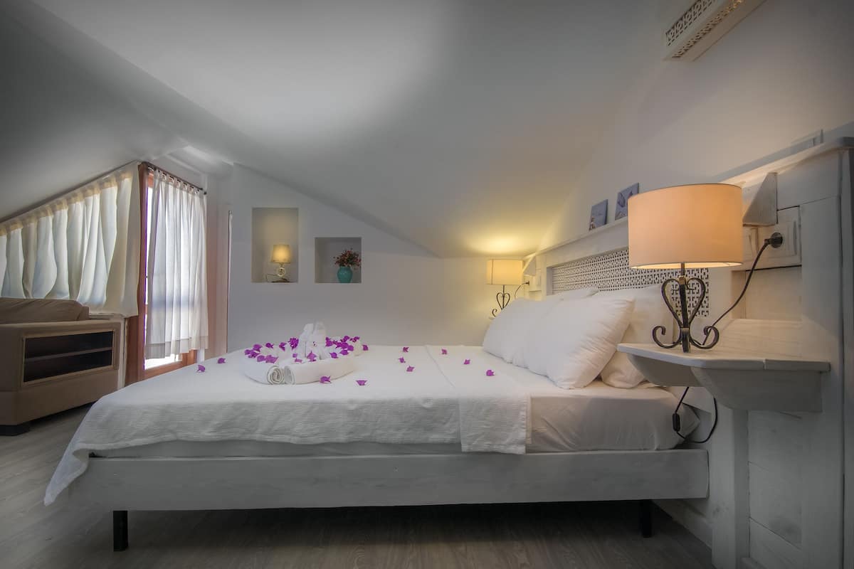 Suite, Sea View | Frette Italian sheets, free WiFi