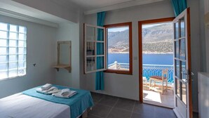 Classic Triple Room, Berbilang Katil, Sea View | Cadar Frette Itali, Wi-fi percuma 
