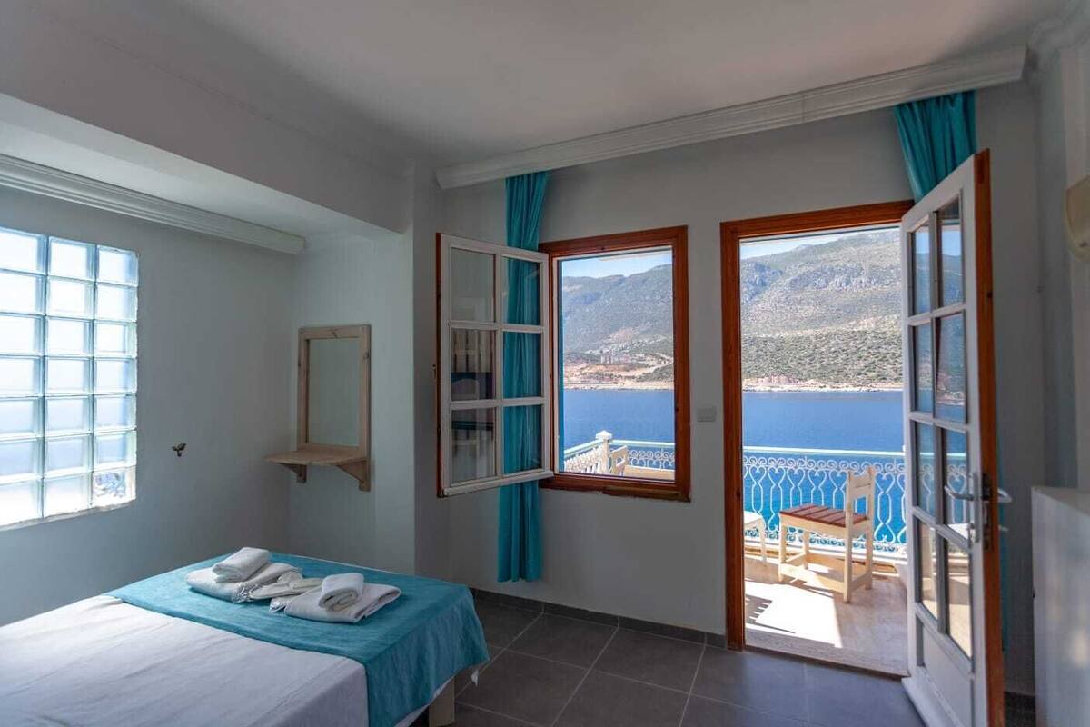 Classic Triple Room, Multiple Beds, Sea View