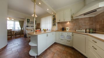 Villa, 5 Bedrooms, Kitchen (living room,balcony,garden,14 adults) | Private kitchen | Full-sized fridge, microwave, oven, stovetop