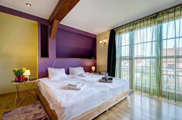 Villa, 5 Bedrooms, Kitchen (living room,balcony,garden,14 adults) | 5 bedrooms, premium bedding, desk, iron/ironing board